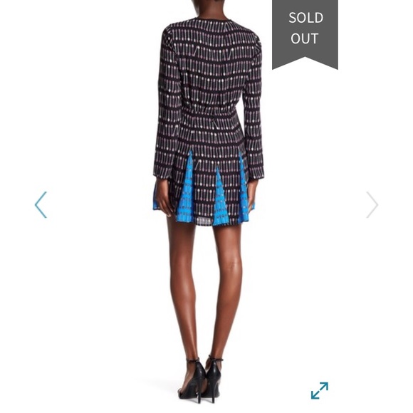 EUC {BCBGMaxAzria} Arrow Print Dress - Picture 2 of 4